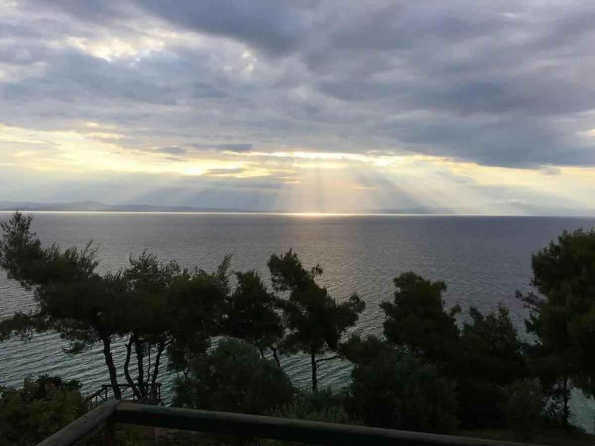Amazing Place Afytos 0*,